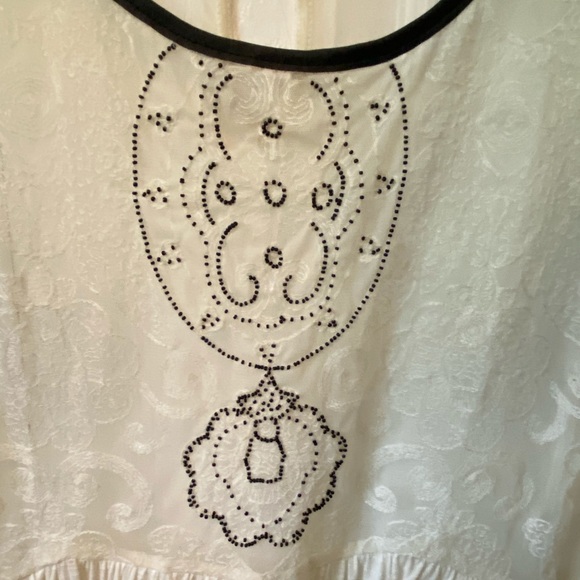 *Like New* White Embroidered Sheer Peplum Top - Picture 3 of 4
